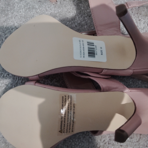 NEW YORK AND COMPANY HEELED SANDAL - Picture 3 of 3